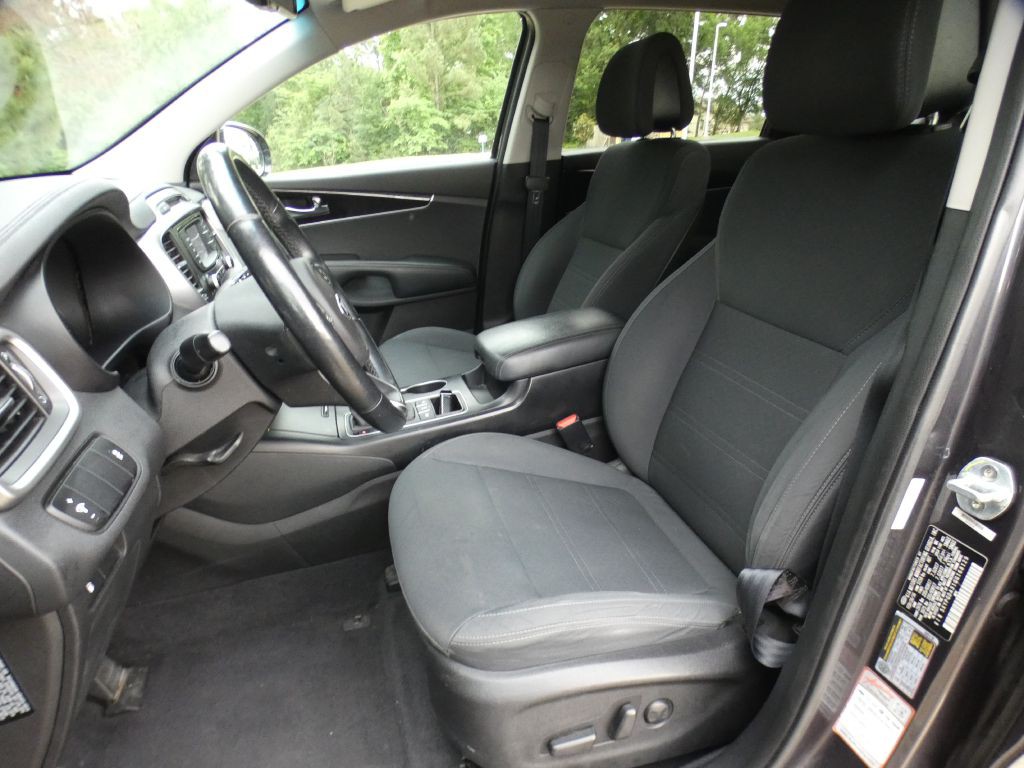 2016 Kia Sorento Image 11