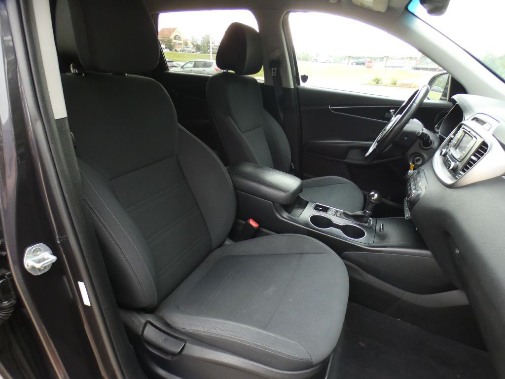 2016 Kia Sorento Image 12