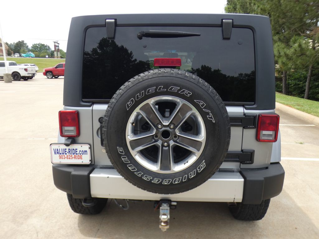 2013 Jeep Wrangler Unlimited Image 2