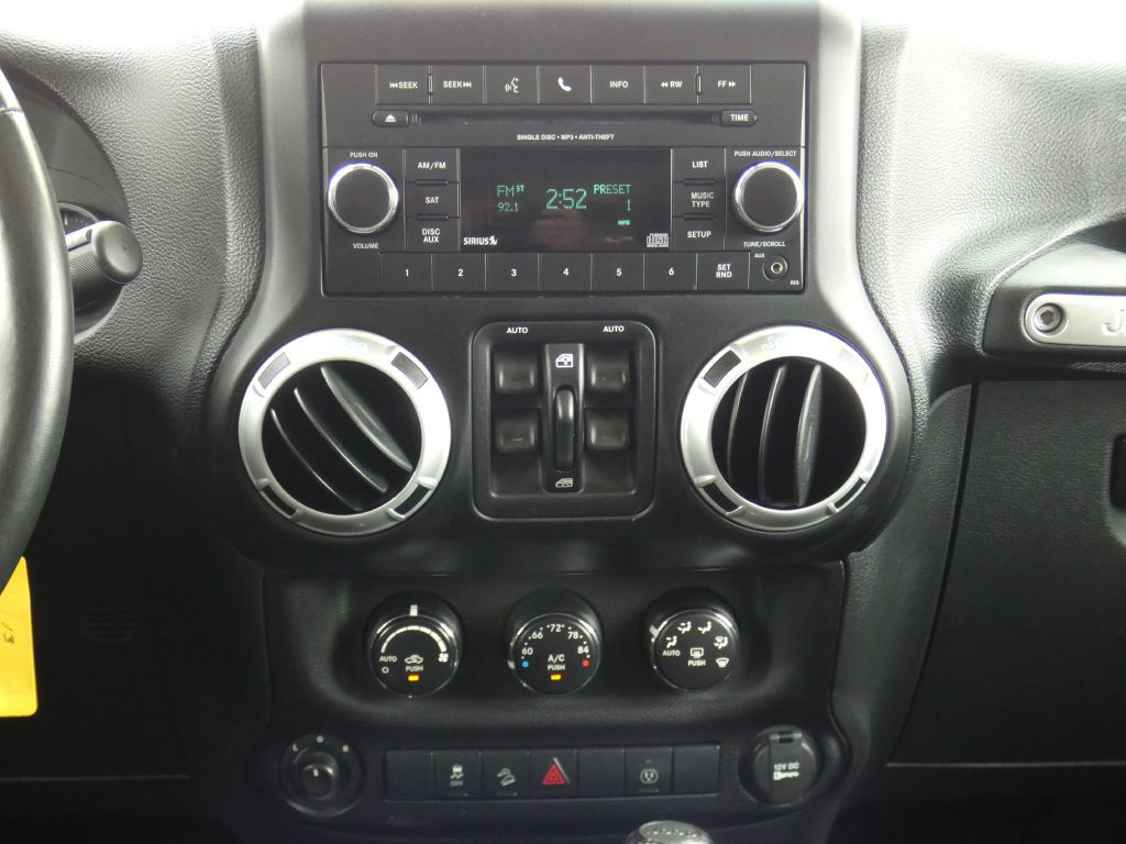 2013 Jeep Wrangler Unlimited Image 8