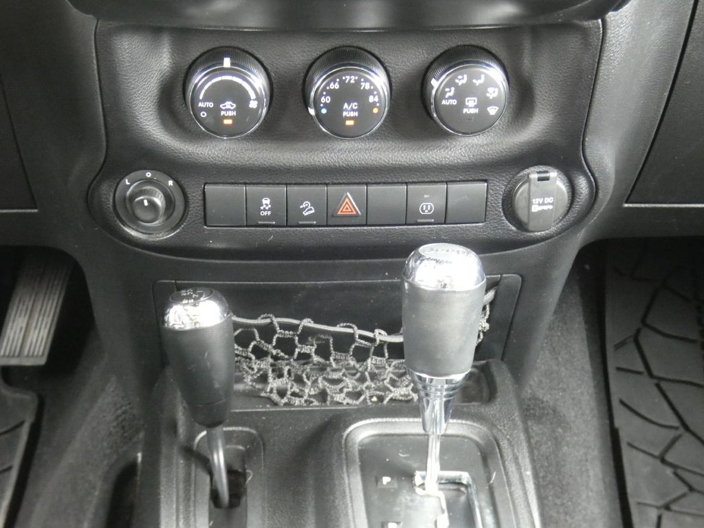 2013 Jeep Wrangler Unlimited Image 10
