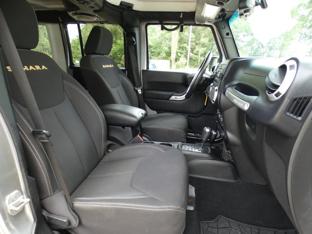 2013 Jeep Wrangler Unlimited Image 12