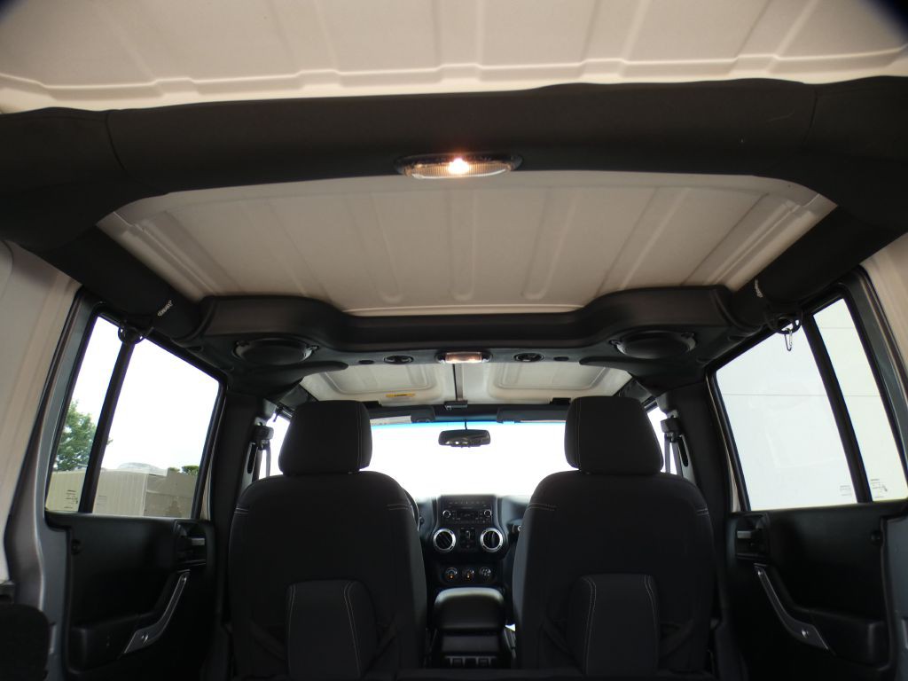 2013 Jeep Wrangler Unlimited Image 17