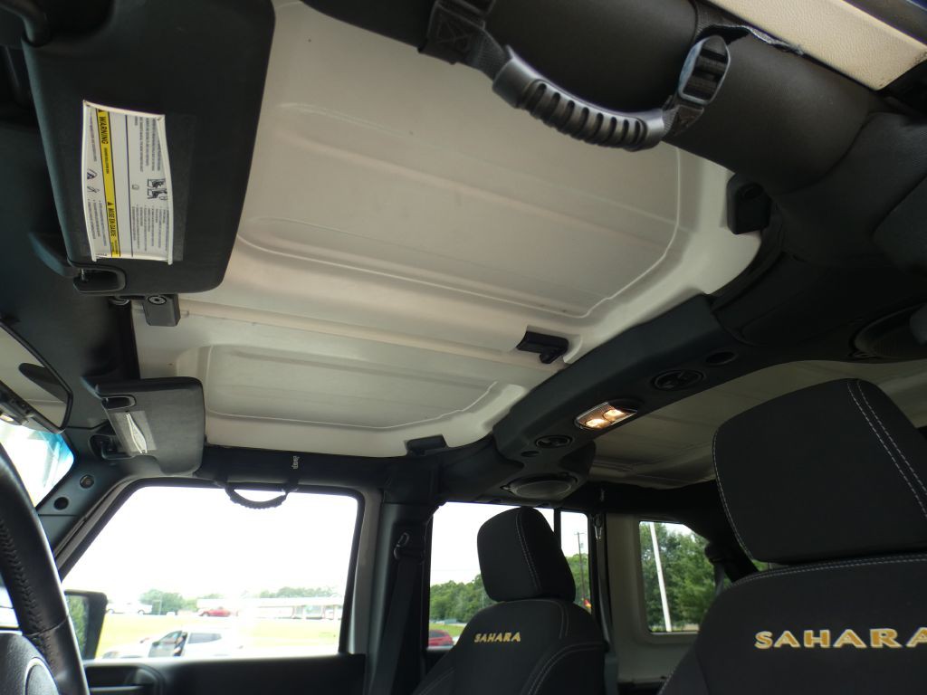 2013 Jeep Wrangler Unlimited Image 18