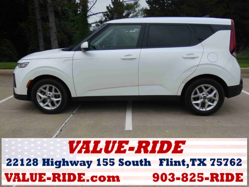 2021 Kia Soul Image 1