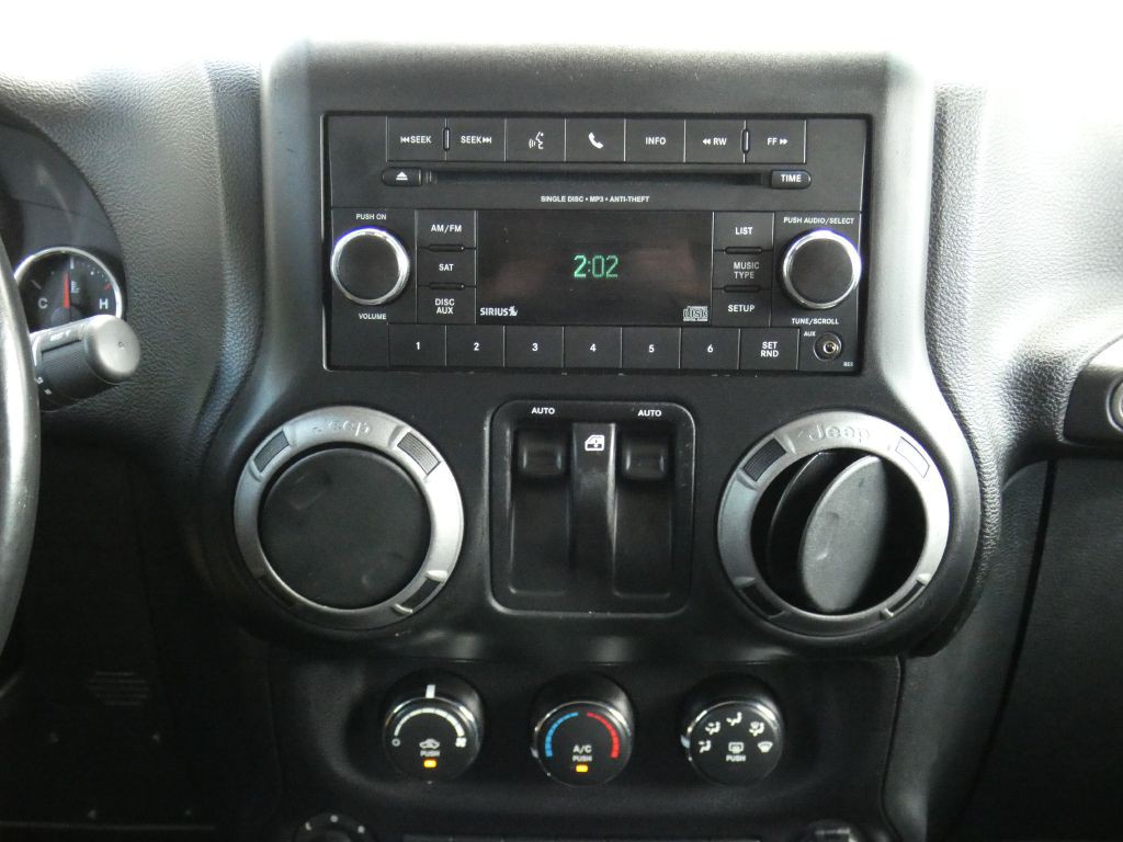 2016 Jeep Wrangler Image 8
