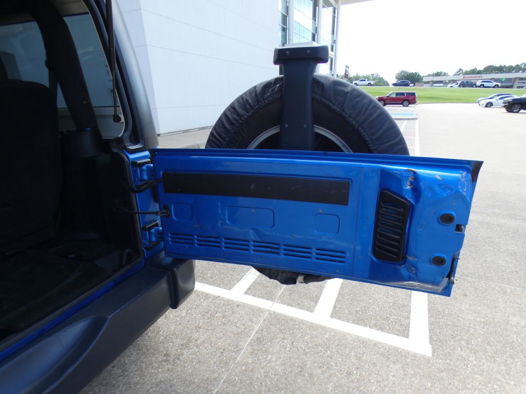 2016 Jeep Wrangler Image 17
