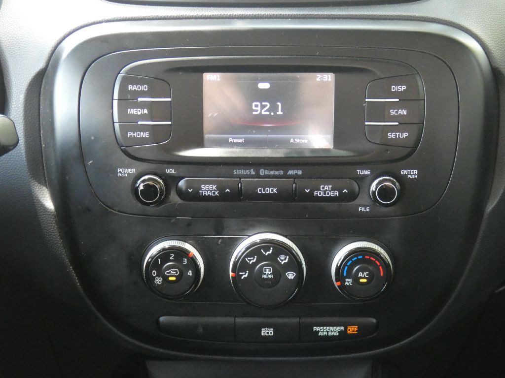 2016 Kia Soul Image 8