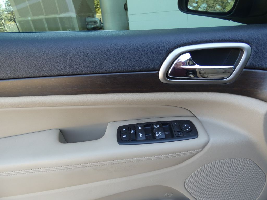 2016 Jeep Grand Cherokee Image 17
