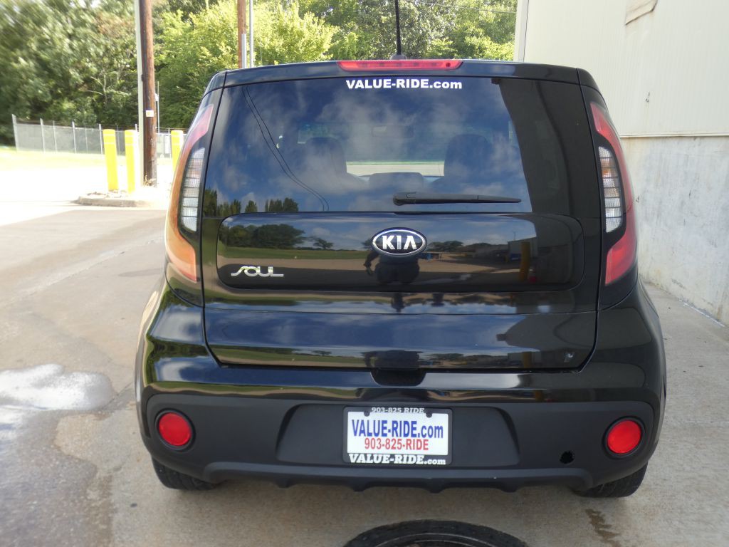 2017 Kia Soul Image 2