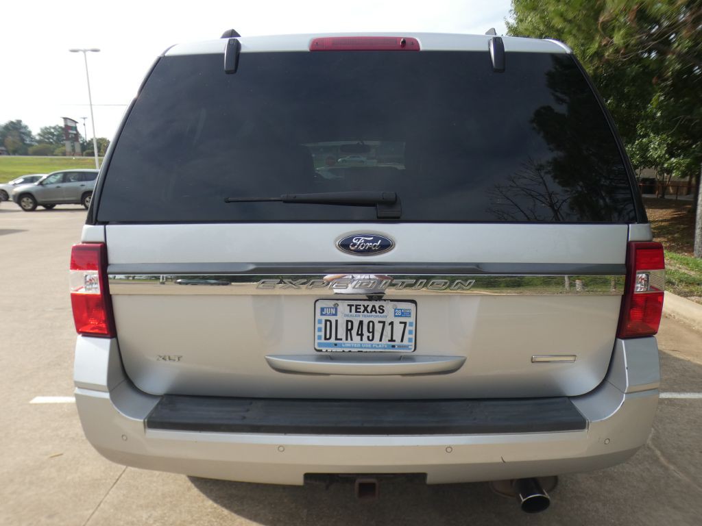 2016 Ford Expedition Image 2