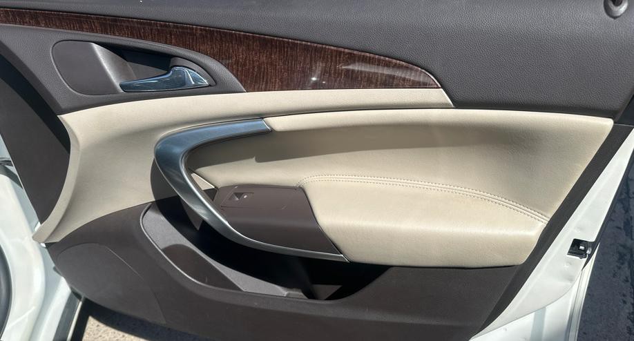 2012 Buick Regal Image 6