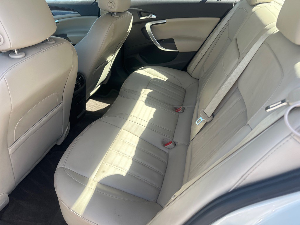 2012 Buick Regal Image 11