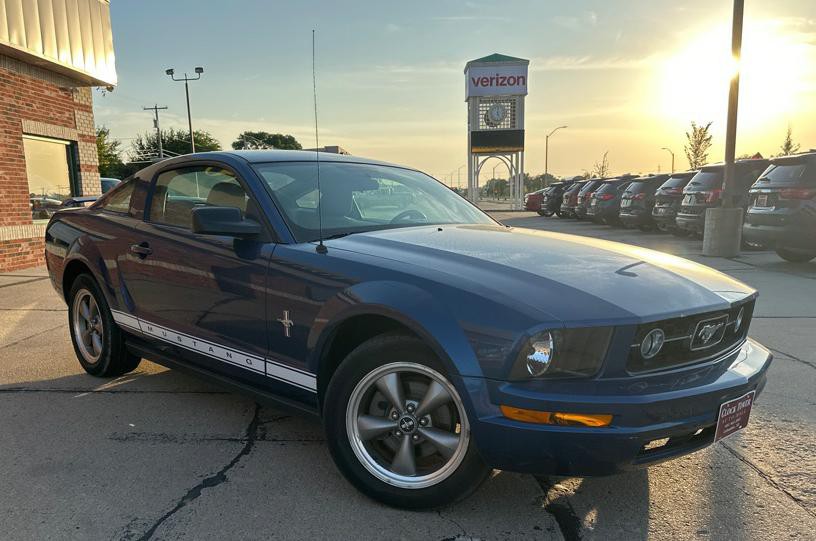 2006 Ford Mustang Image 2