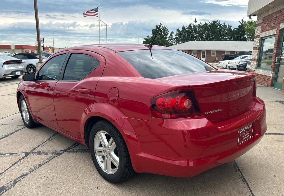 2011 Dodge Avenger Image 8