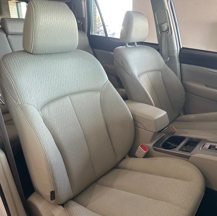 2011 Subaru Outback Image 13