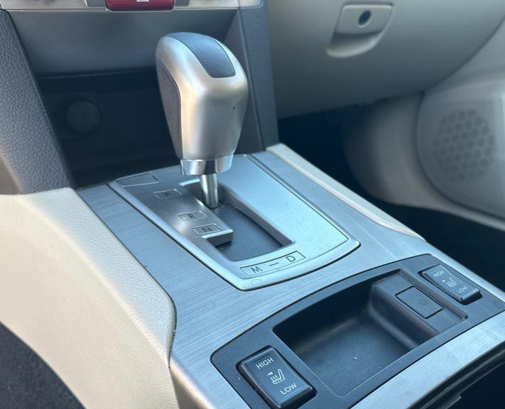 2011 Subaru Outback Image 26