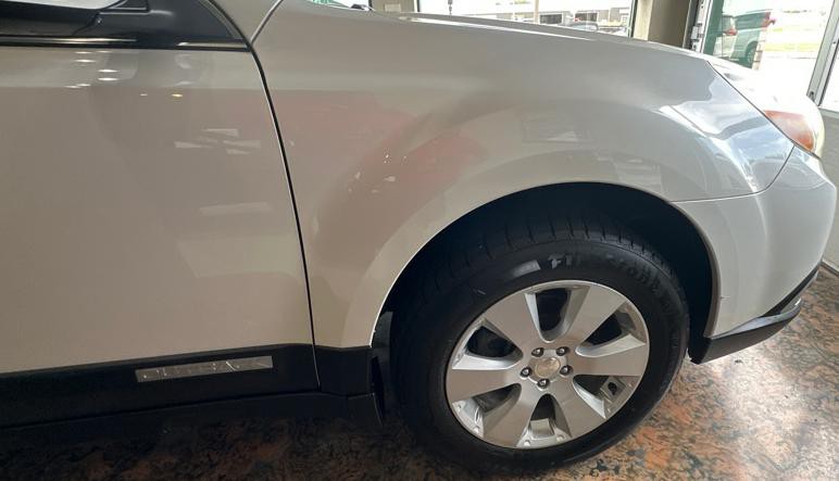 2011 Subaru Outback Image 6