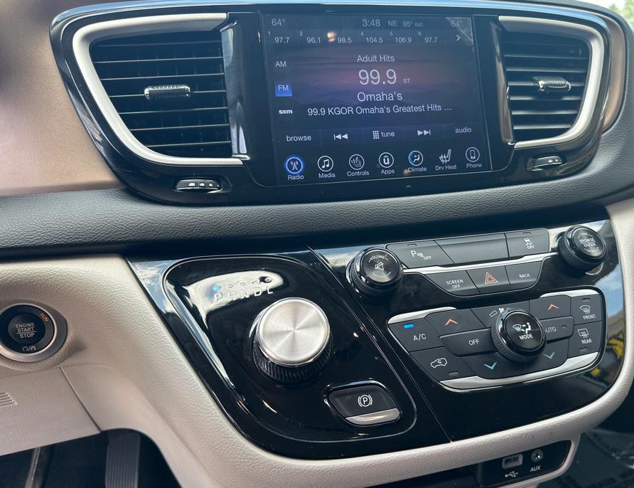 2017 Chrysler Pacifica Image 24