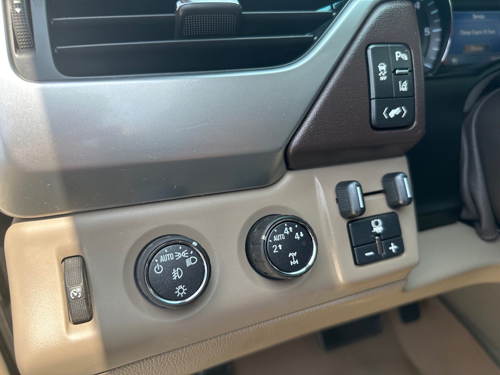 2015 Chevrolet Tahoe Image 25