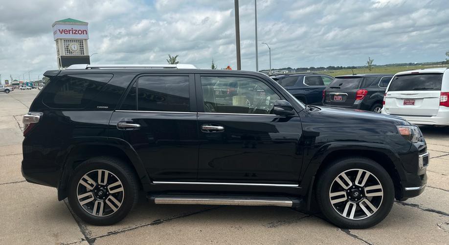 2016 Toyota 4Runner Image 6