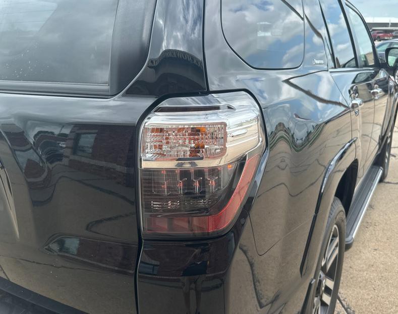 2016 Toyota 4Runner Image 8