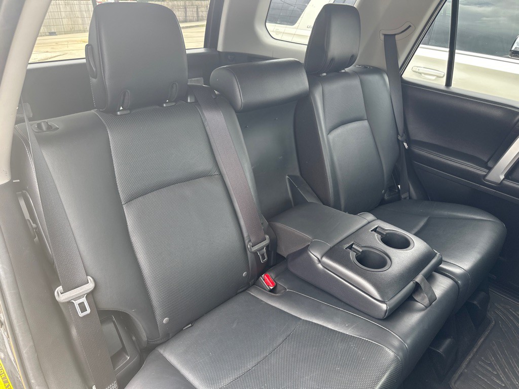 2016 Toyota 4Runner Image 12