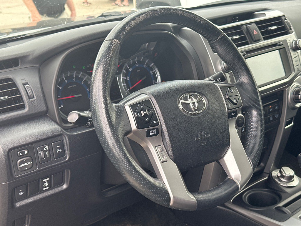 2016 Toyota 4Runner Image 18