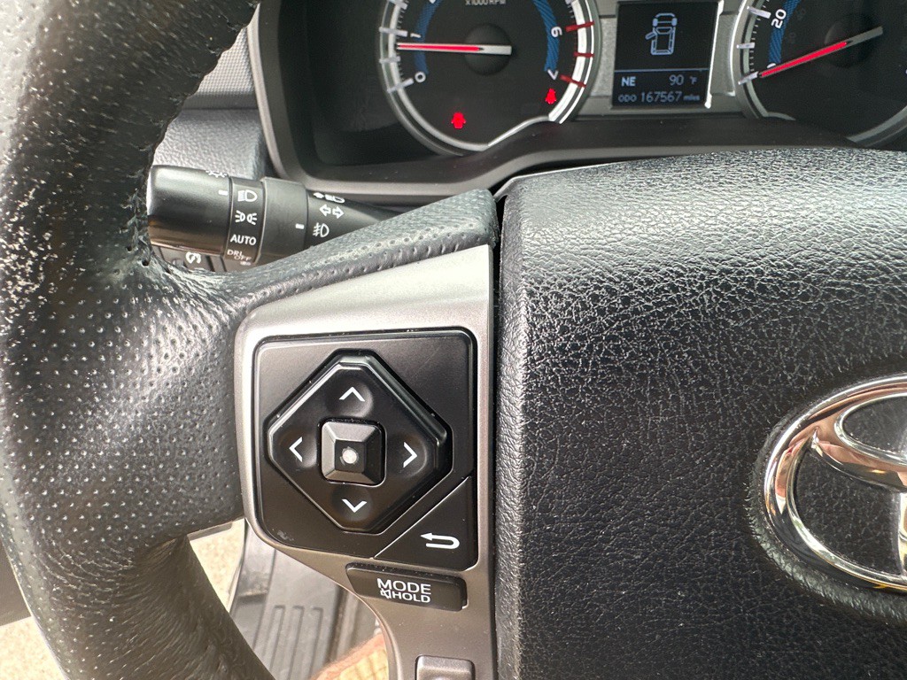 2016 Toyota 4Runner Image 19