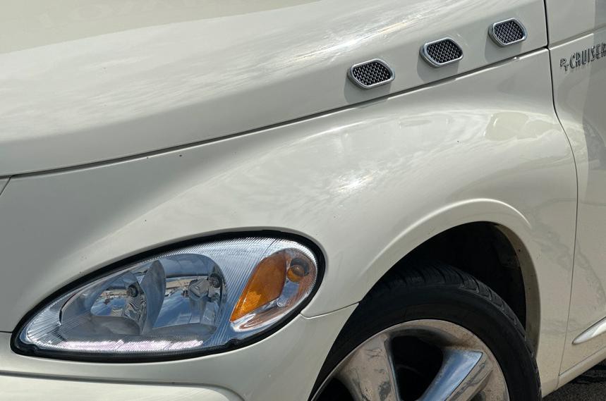 2004 Chrysler PT Cruiser Image 3