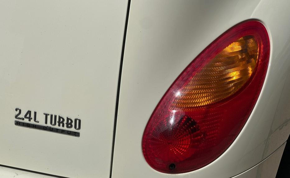 2004 Chrysler PT Cruiser Image 7