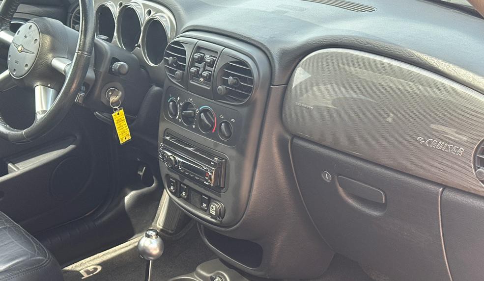 2004 Chrysler PT Cruiser Image 11