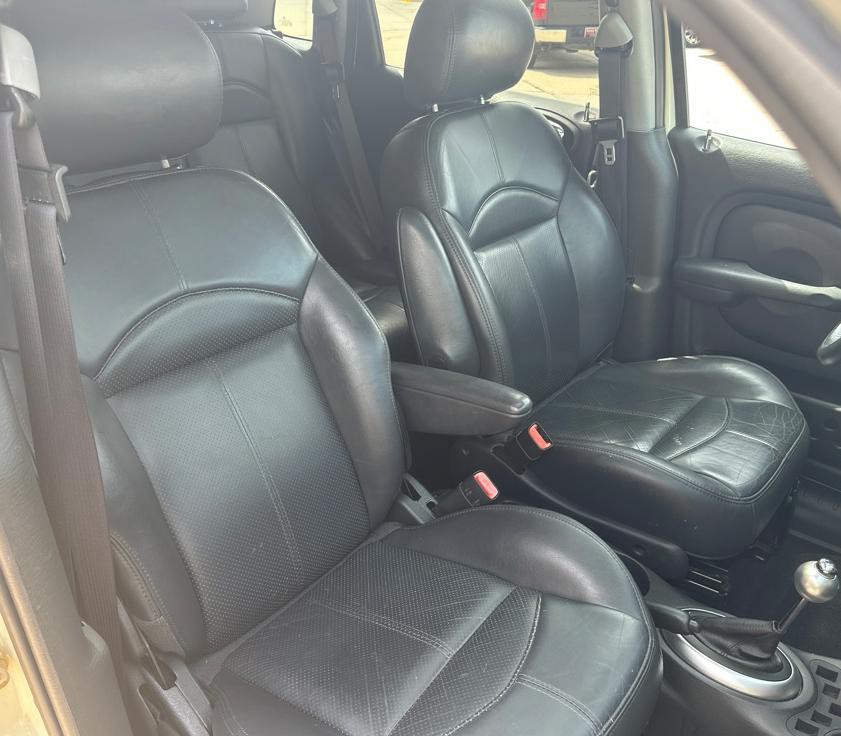 2004 Chrysler PT Cruiser Image 12
