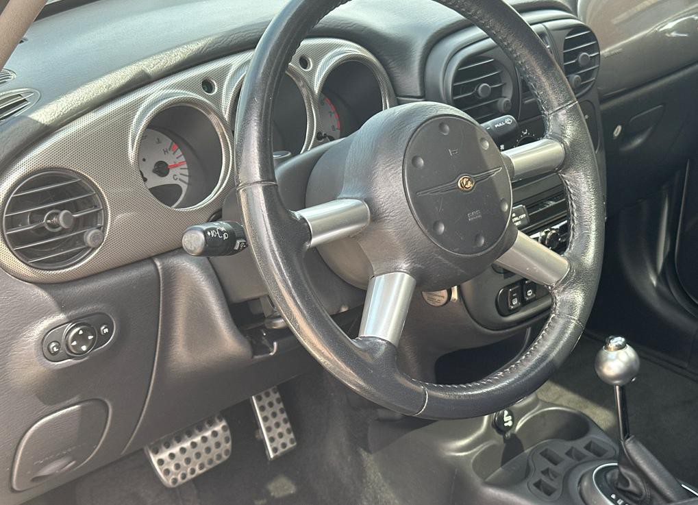 2004 Chrysler PT Cruiser Image 18