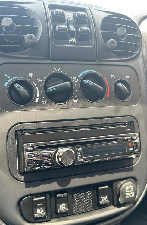 2004 Chrysler PT Cruiser Image 21