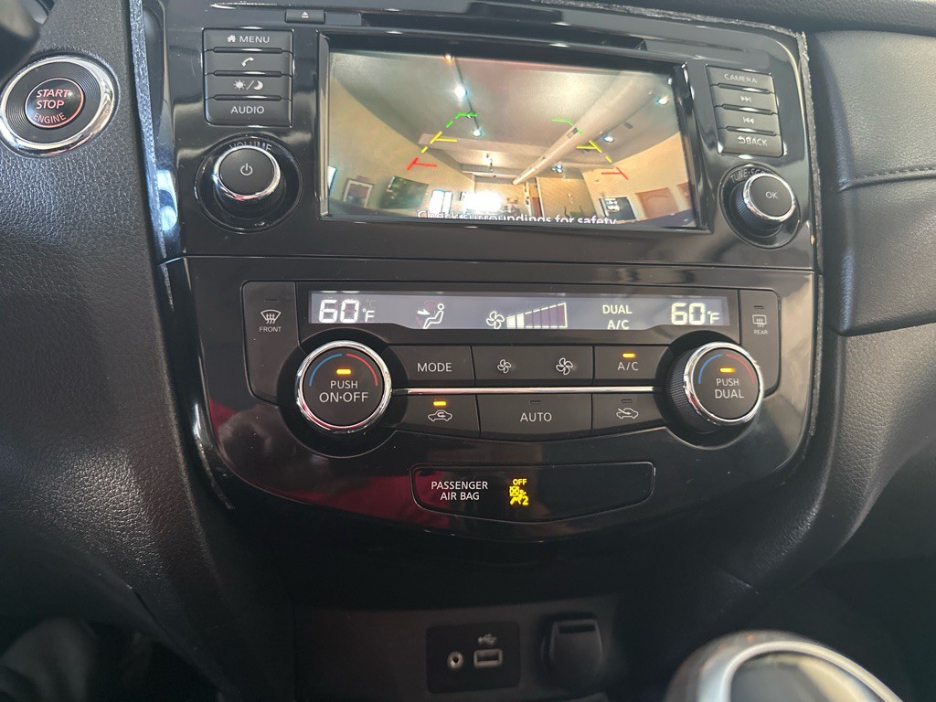 2019 Nissan Rogue Image 16
