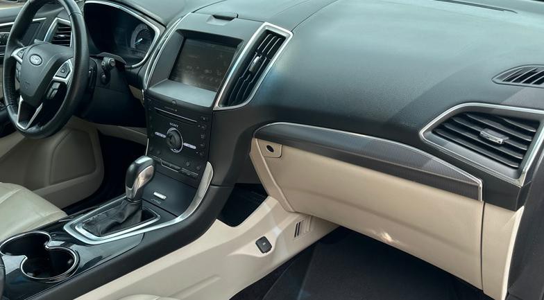 2015 Ford Edge Image 9