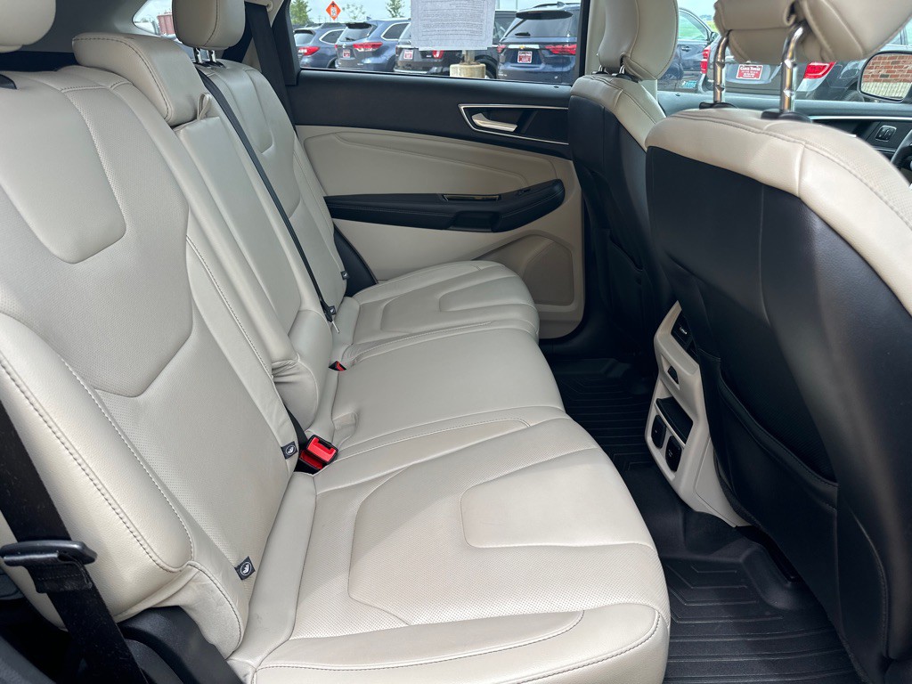 2015 Ford Edge Image 11
