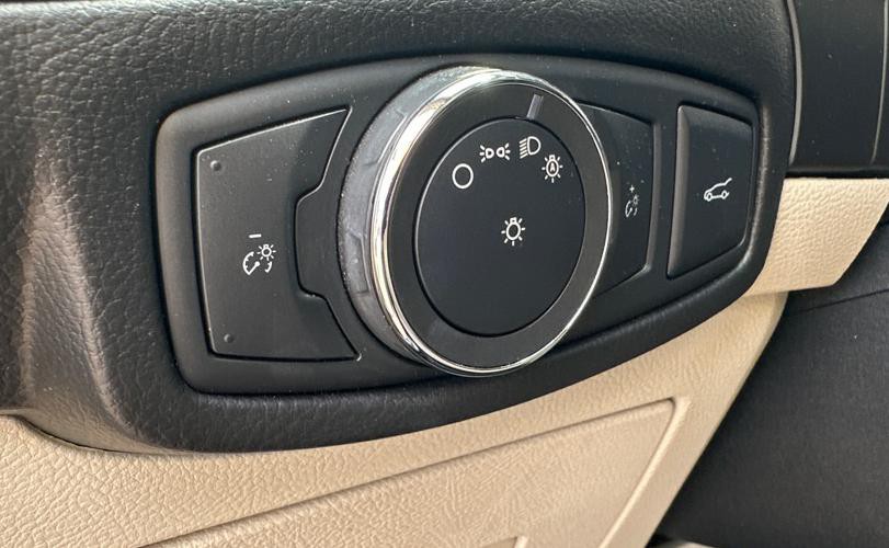 2015 Ford Edge Image 19