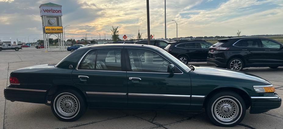 1993 Mercury Grand Marquis Image 5