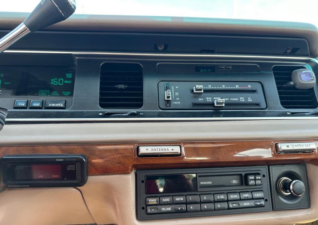 1993 Mercury Grand Marquis Image 16