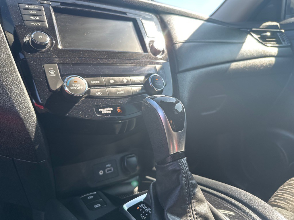 2020 Nissan Rogue Image 21