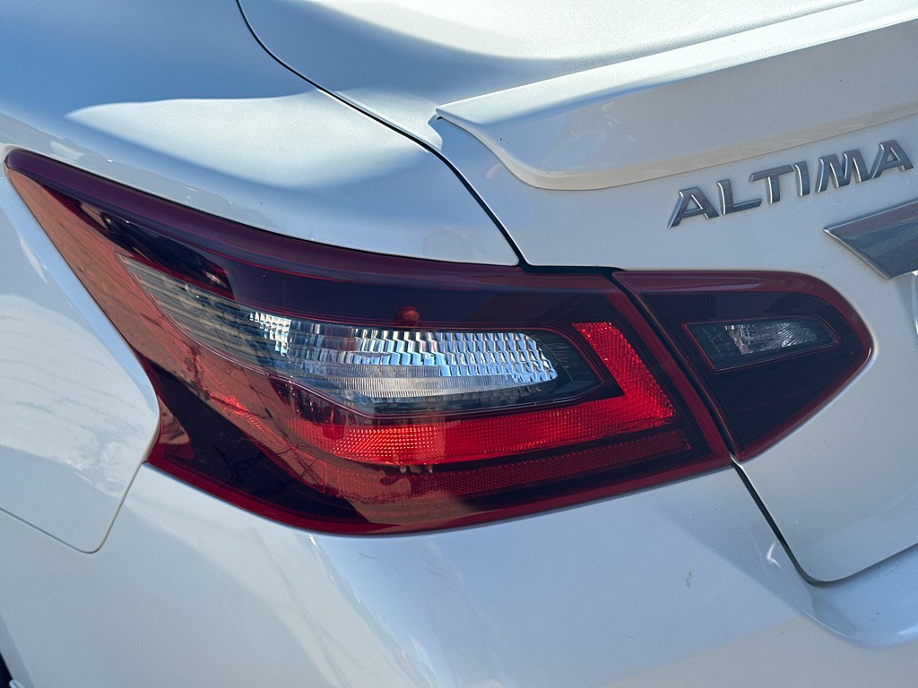 2018 Nissan Altima Image 4