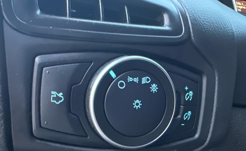 2018 Ford Focus Image 16