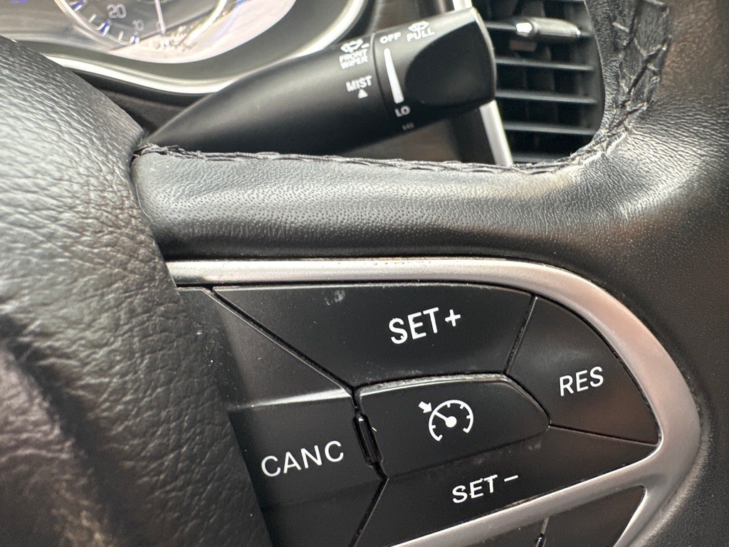 2015 Chrysler 200 Image 21