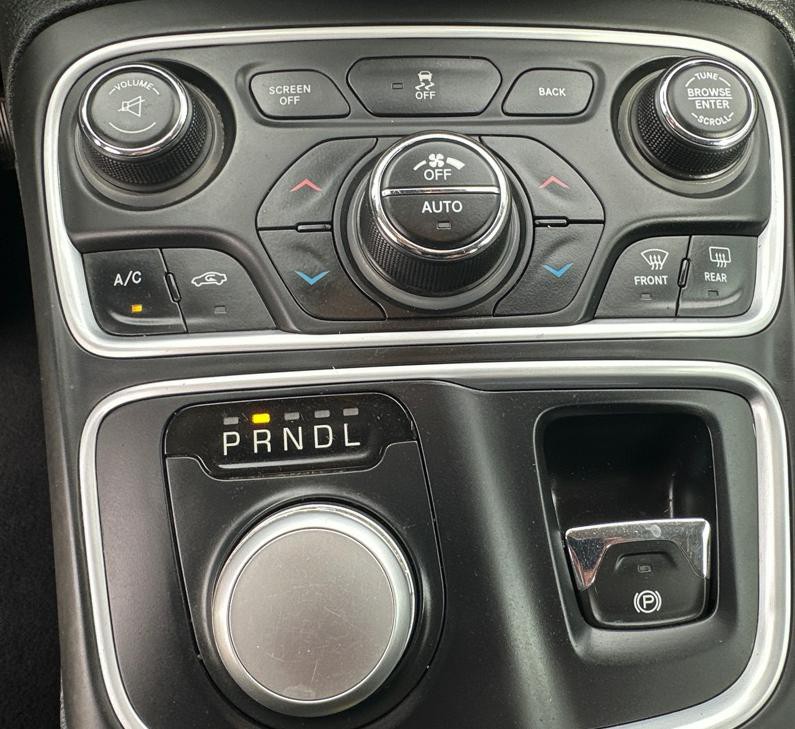 2015 Chrysler 200 Image 24