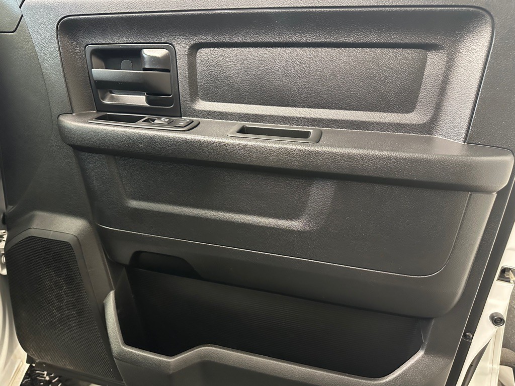 2017 RAM 3500 Image 11