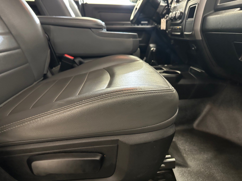 2017 RAM 3500 Image 12