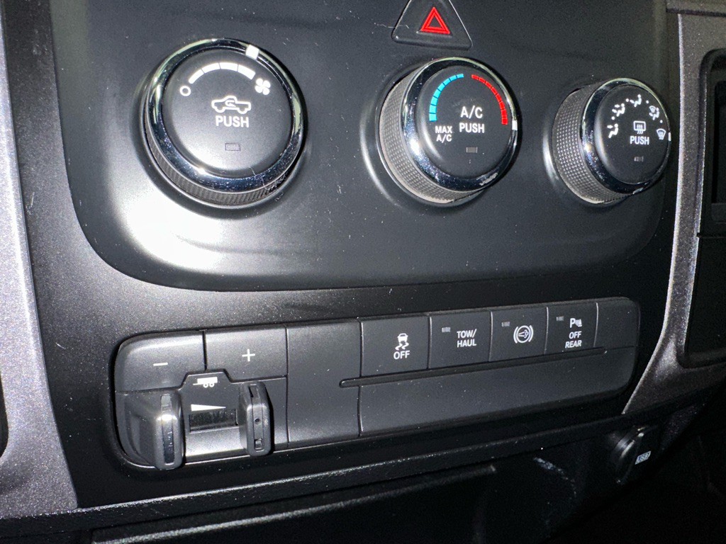 2017 RAM 3500 Image 25