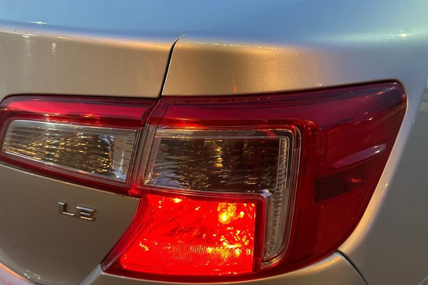 2012 Toyota Camry Image 5